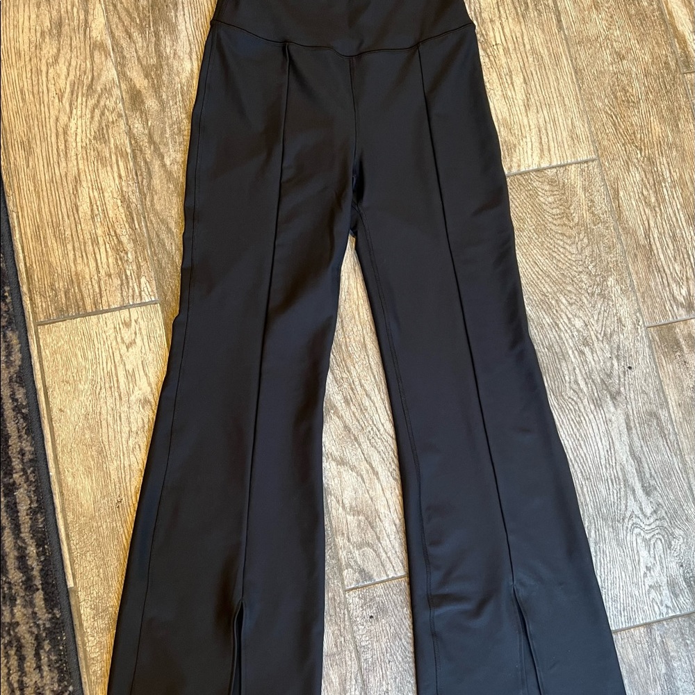 Abercrombie & Fitch Your Personal Best YPB Flare Leggings Pant Black Large Short - Picture 10 of 16